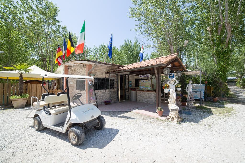 Camping Dei Tigli ตอร์เร เดล ลาโกปุชชีนี ภายนอก รูปภาพ