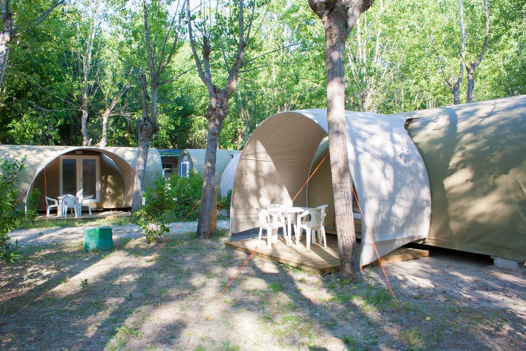 Camping Dei Tigli ตอร์เร เดล ลาโกปุชชีนี ภายนอก รูปภาพ